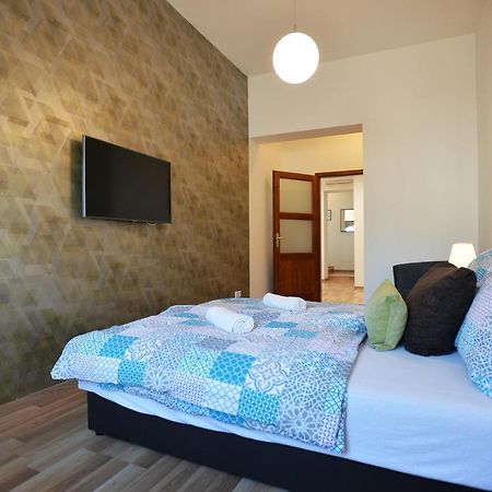 Corner Apartman Эгер Экстерьер фото